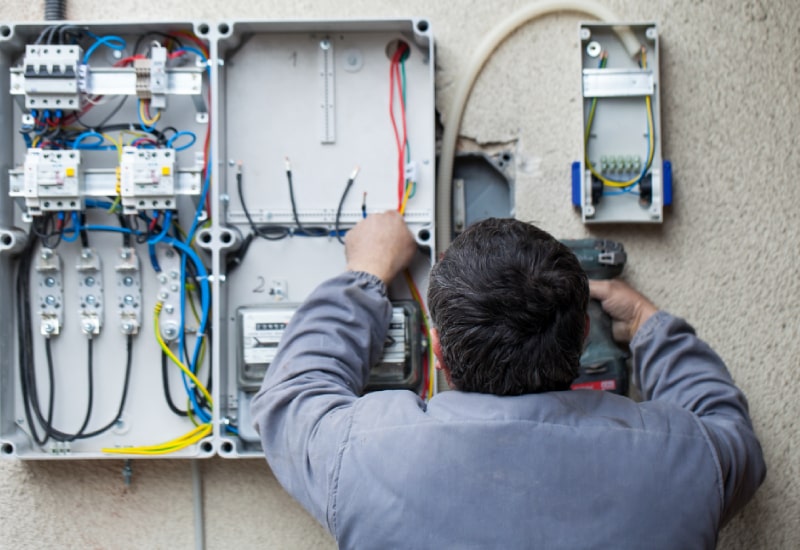 Des-Moines-Low-Voltage-Electricians