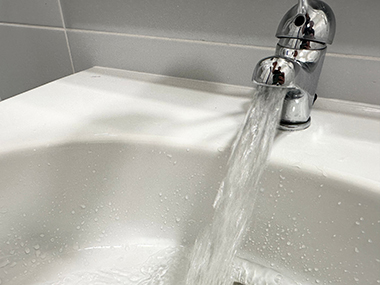 Bellevue Short Hot Water